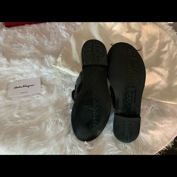 Salvatore Ferragamo women’s sandals size 7c - Picture 4 of 8
